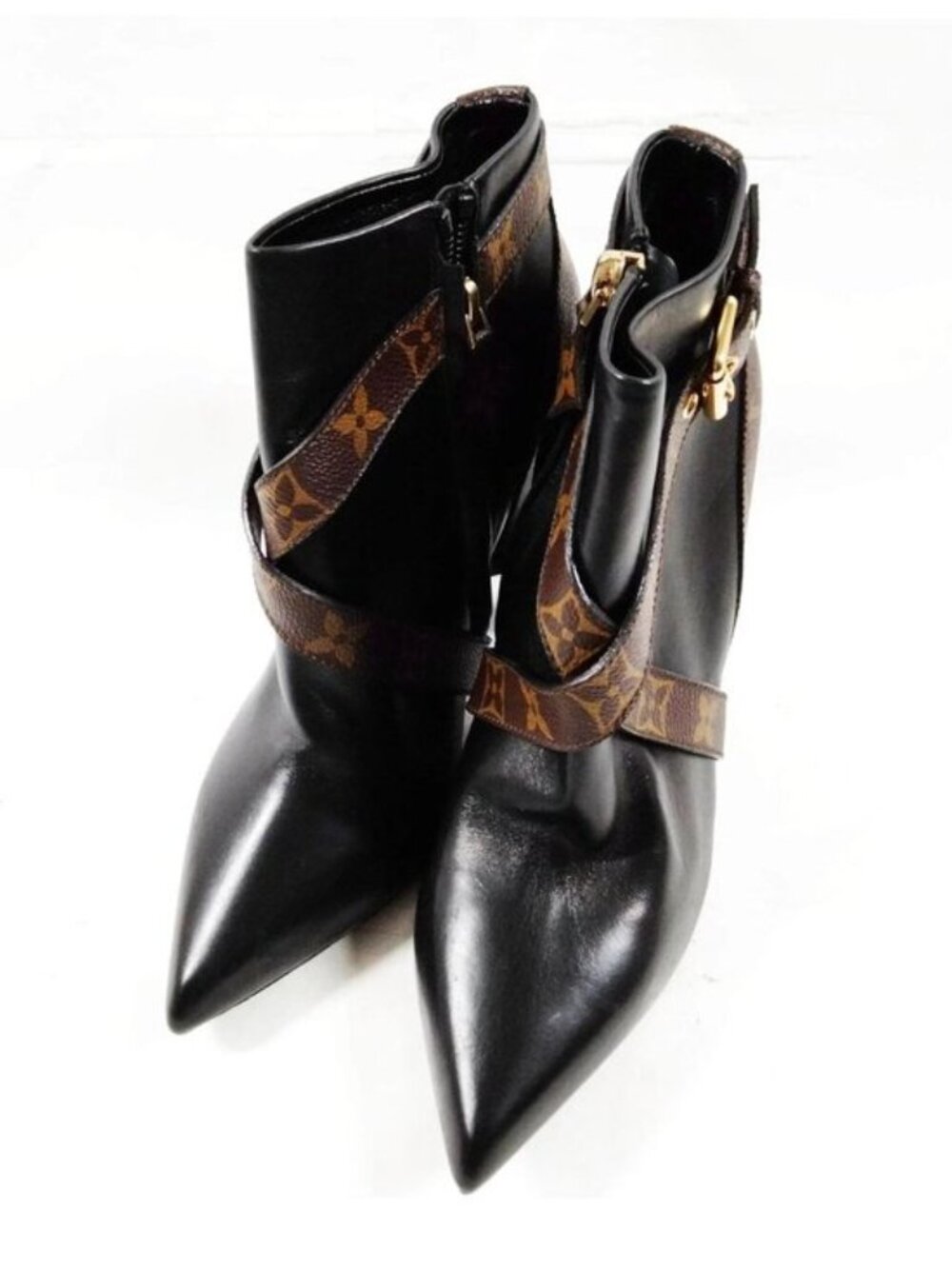 Authentic Louis Vuitton Monogram Star Trail Ankle Boots Black Leather - Picture 2 of 9